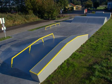 Populär Handcrafted Skateparks aufm Dorf Postbauer Heng