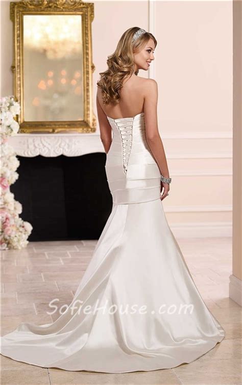 Mermaid Sweetheart Ivory Satin Ruched Wedding Dress Corset Back