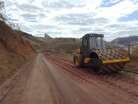 Obras de recuperação do pavimento das rodovias MG 108 e MG 441 avançam