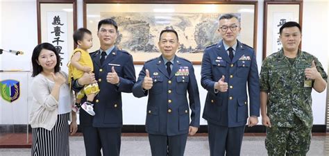 花防部指揮官主持晉任授階 勉精益求精 軍聞 花防部指揮官主持晉任授階 勉精益求精 青年日報