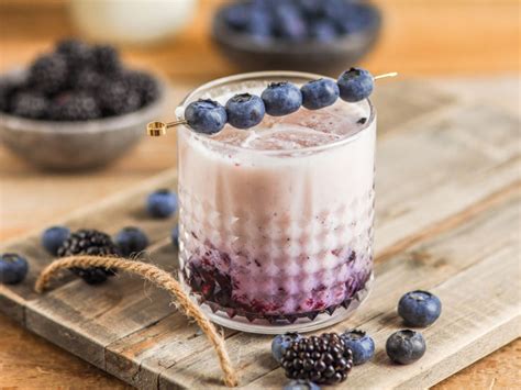 Beerige Erfrischung: So geht Berry Milk 43 | freundin.de