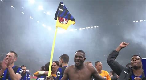 Inter Stars Party Into The Night As Forward Performs Brutal Corner Flag