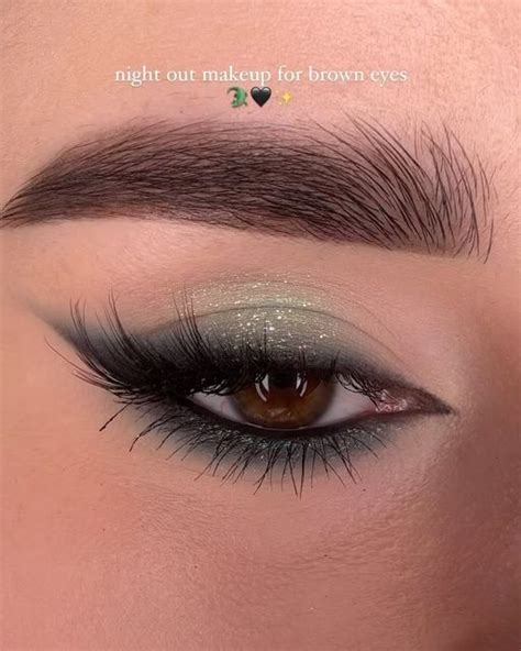 Makeuptutorials On Instagram 1 Or 2 🖤💚🎄 Credit Paulina Kurkowska