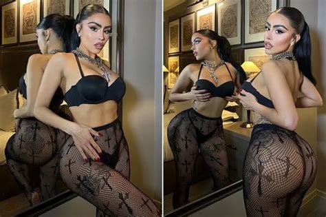 Curvy Model Told She Has Best Bod After Flaunting Tum And Hips In Slinky Bikini Daily Star