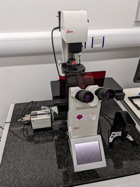 Leica DMi8 Fluorescence Microscope - UK ITSS