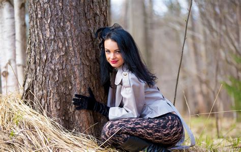 Wallpaper Trees Forest Women Outdoors Model Sitting Winter