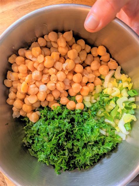 Simple Lemon Mint Freekeh Salad With Chickpeas Plants Rule