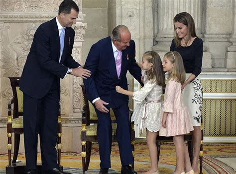 Photos Letizia Une Maman Glamour Et Complice Avec Ses Filles Alors