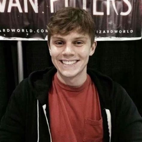 Pin De Martina Em Evan Evan Peters Norte Americano American