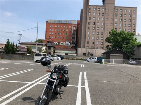 バイクは駐車場と駐輪場どっちに停める？車と同じでいい ぼっちライダーのひとり旅