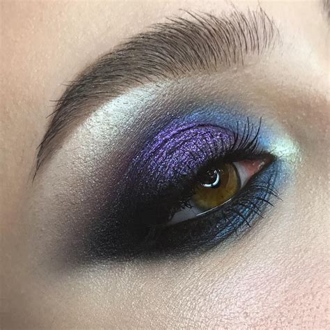 #closeup Дымчатый серый с яркими акцентами , курс повышения На глазах ...