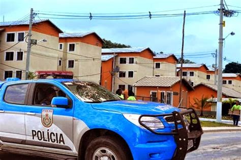 Bando armado invade condomínio do Minha Casa no bairro Vale das