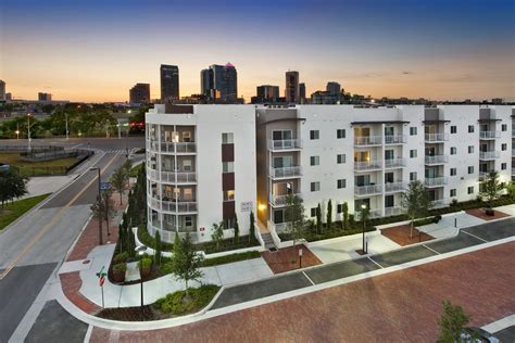 Best Apartments in Downtown Tampa | Pierhouse