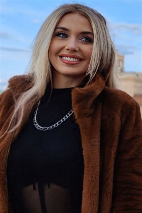 Charming Larisa Y O From Warszawa With Blonde Hair ID LadaDate