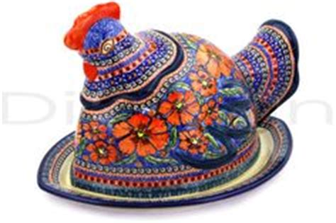 This Polish pottery dish with hen cover is made by Zaklady Ceramiczne factory in Boleslawiec ...