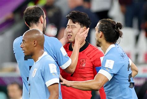 Uruguay no pasó del empate sin goles ante Corea del Sur en su debut en