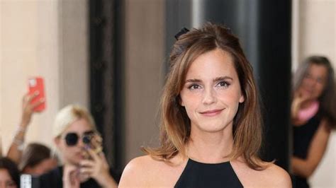 Elle Est Sublime Emma Watson Ose La Naked Dress La Tenue Transparente Sulfureuse Que