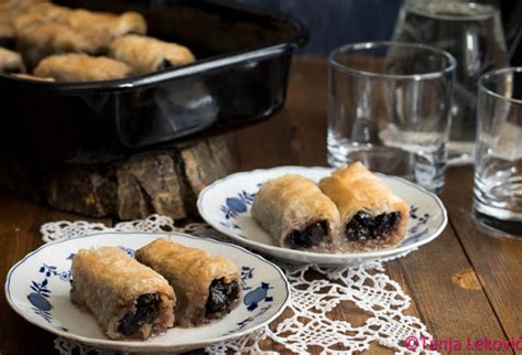 Pita sa suvim šljivama Prune pie Kuhinja zaposlene žene