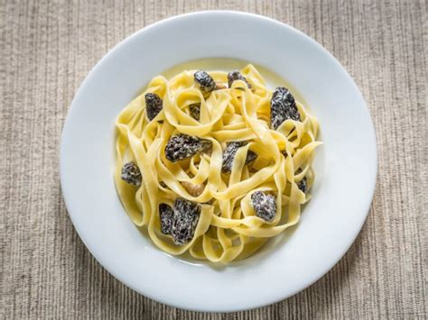 Pasta With Morel Mushroom Cream Sauce Recipe | CDKitchen.com