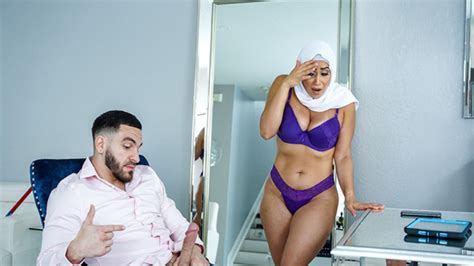 Muslim Step Mom Carmela Clutch Can T Resist Her Step Son S Huge American Cock Mylf Vidéos