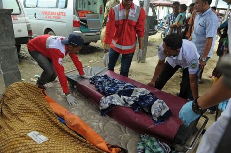 Al Menos 97 Muertos Y Centenares De Heridos Por Terremoto En Indonesia