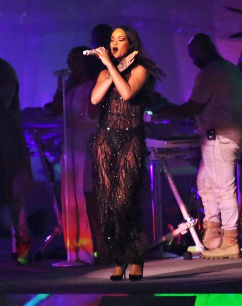 RIHANNA Performs at a Concert in Vancouver 04/23/2016 - HawtCelebs