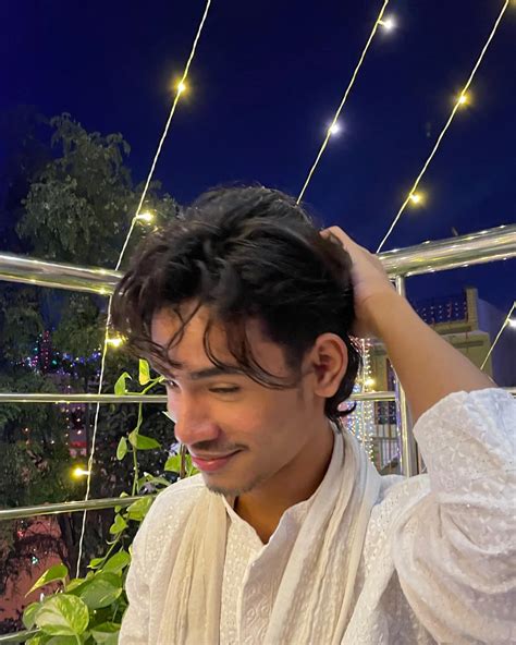 Yuvraj (@yuvrajjbora) • Instagram photos and videos