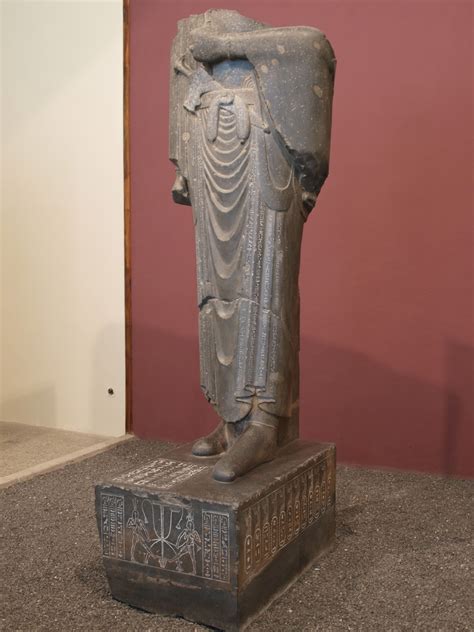 El Imperio Persa Aqueménida La estatua de Darío en el Museo