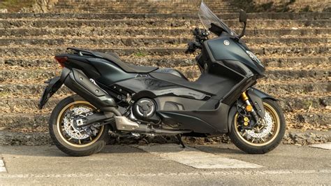 Yamaha Tmax Tech Max Prova Prezzo Pregi E Difetti