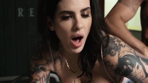 Keishas Anal Picnic With Vivianne Desilva And Keisha Grey