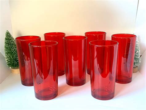 Set Of 7 Vintage Red Drink Glasses In 2020 Red Drinks Glasses Drinking Vintage Glassware