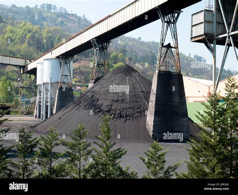 Coal Conveyors Hi Res Stock Photography And Images Alamy