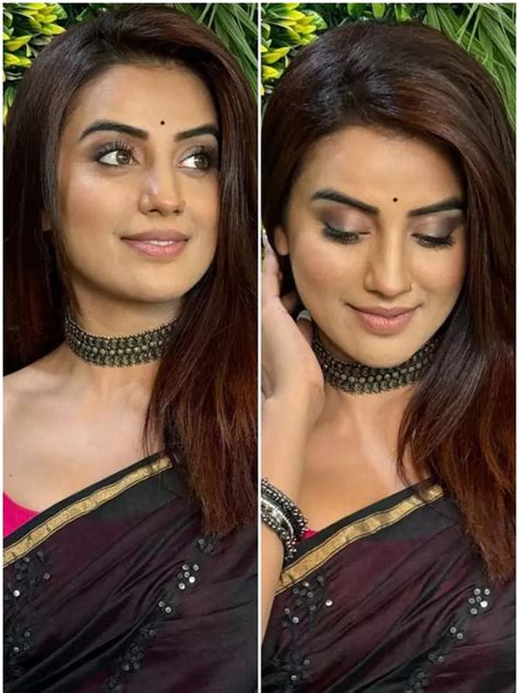 Akshara Singh Shows Beauty In Black Saree Times Of India