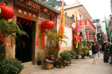 A Colorful Visit To The Kwan Tai Temple Hong Kong Sand In My Suitcase