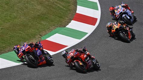 Jorge Martín cae a la tercera plaza en la última curva y Pecco Bagnaia