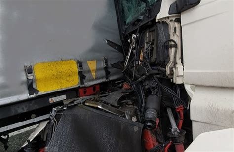 Viel Los Bei Der Feuerwehr Schwelm LKW Unfall Und Brandalarm Schwelm