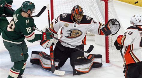 Anaheim Ducks Re Sign Goalie Ryan Miller To One Year Deal