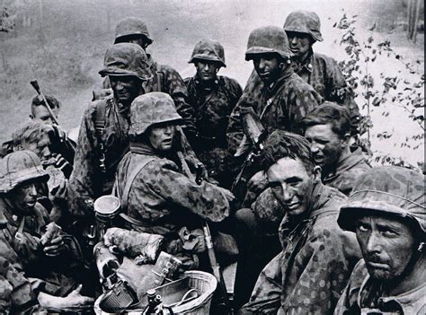 Soldiers Of The 3rd Ss Panzer Division During The Battle Of Kursk 1943