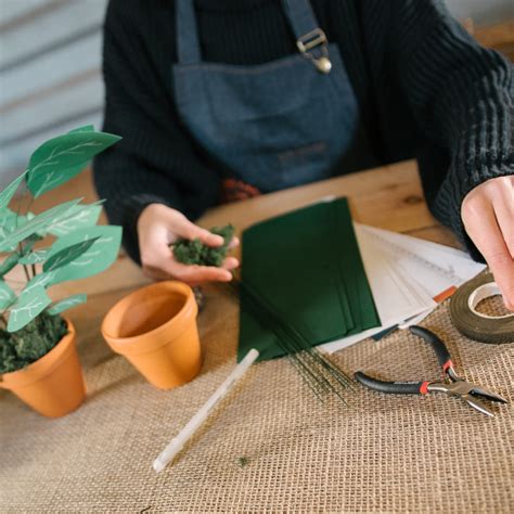 Online creative stay-home experience: Paper Plant Making