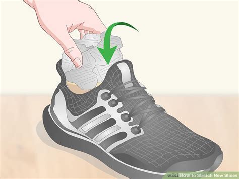 3 Ways to Stretch New Shoes - wikiHow