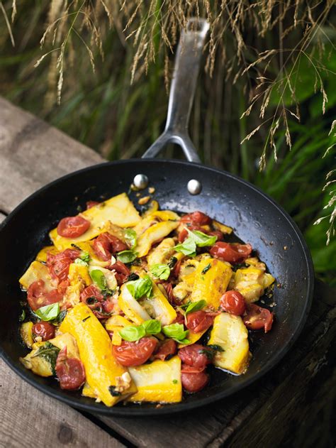 Vegan Courgette And Tomato Stir Fry Recipe Food Healthy Plate Recipes