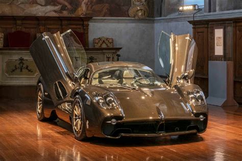 Pagani Unveils V Utopia With A Manual Gearbox Motoring World