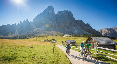 Passo Delle Erbe W Rzjoch A Paradise In The Val Badia Dolomites