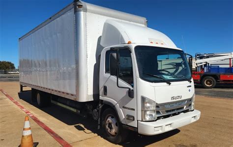 Isuzu Npr Hd Foot Box Truck V Gas Engine Pre Owned Isuzu