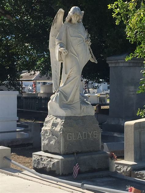 Preservation of Key West cemetery sparks a local controversy 17