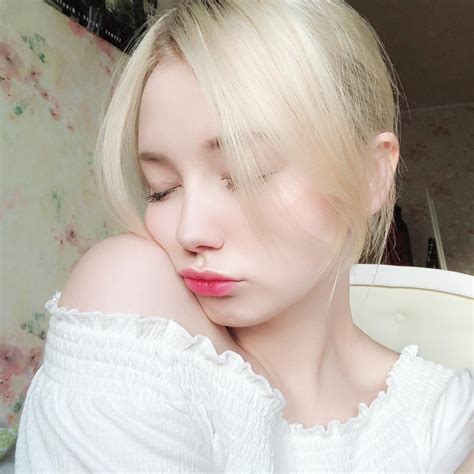 Hot girl Nga sở hữu nhan sắc trong trẻo như mối tình đầu Gương mặt trẻ ZNEWS VN