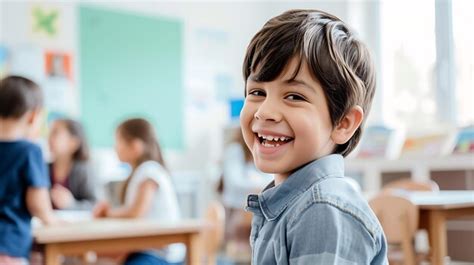 Menino Sorrindo Colegas De Classe Na Sala De Aula Ai Gerativa