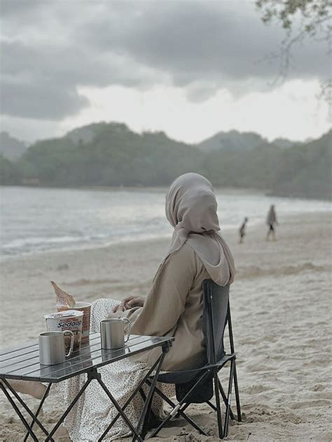 Pin Oleh Foto Random Di Koleksi Di Pantai Pantai Pose Duduk