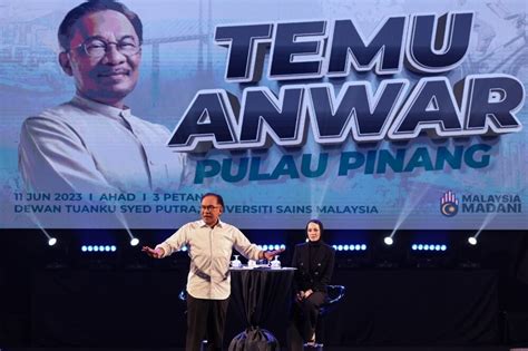 Anwar Ibrahim urges leaders to read more, foster critical thinking in ...