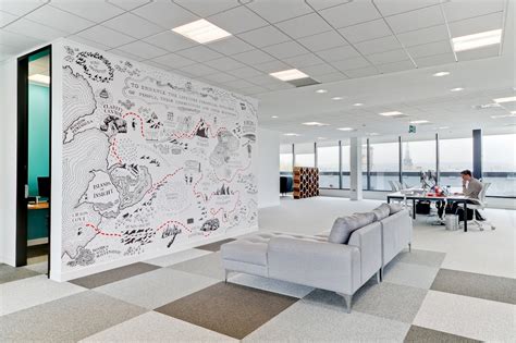 A Look Inside Momentum Financial Technologys New Office Officelovin